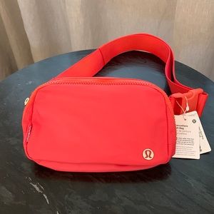 Lululemon Everywhere Belt Bag NWT Pale Raspberry